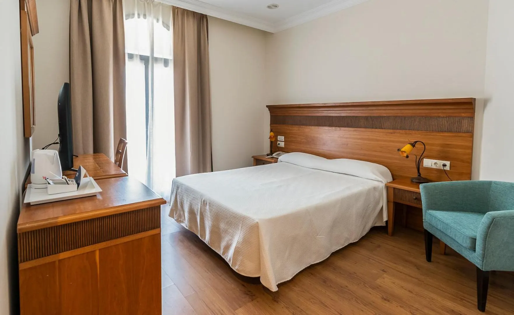 Globales Paraiso Beach Estepona Hotel