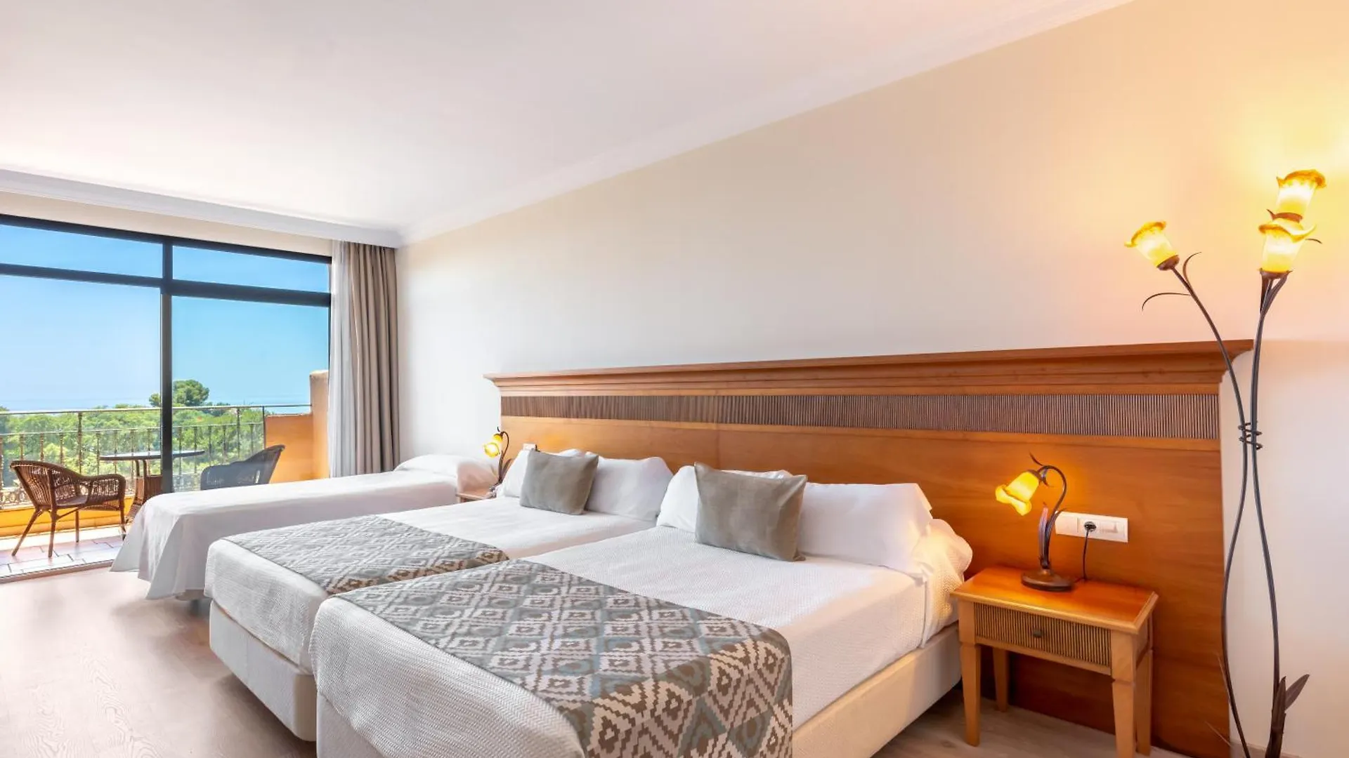 **** Hotel Globales Paraiso Beach Estepona Spanien