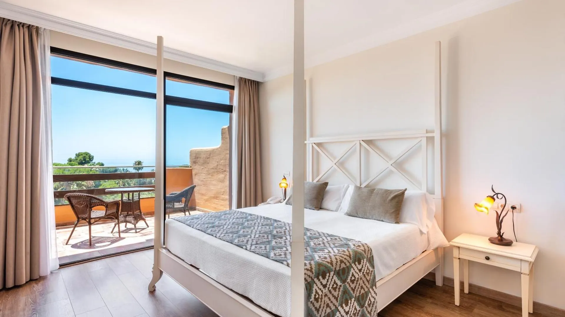 Globales Paraiso Beach Estepona