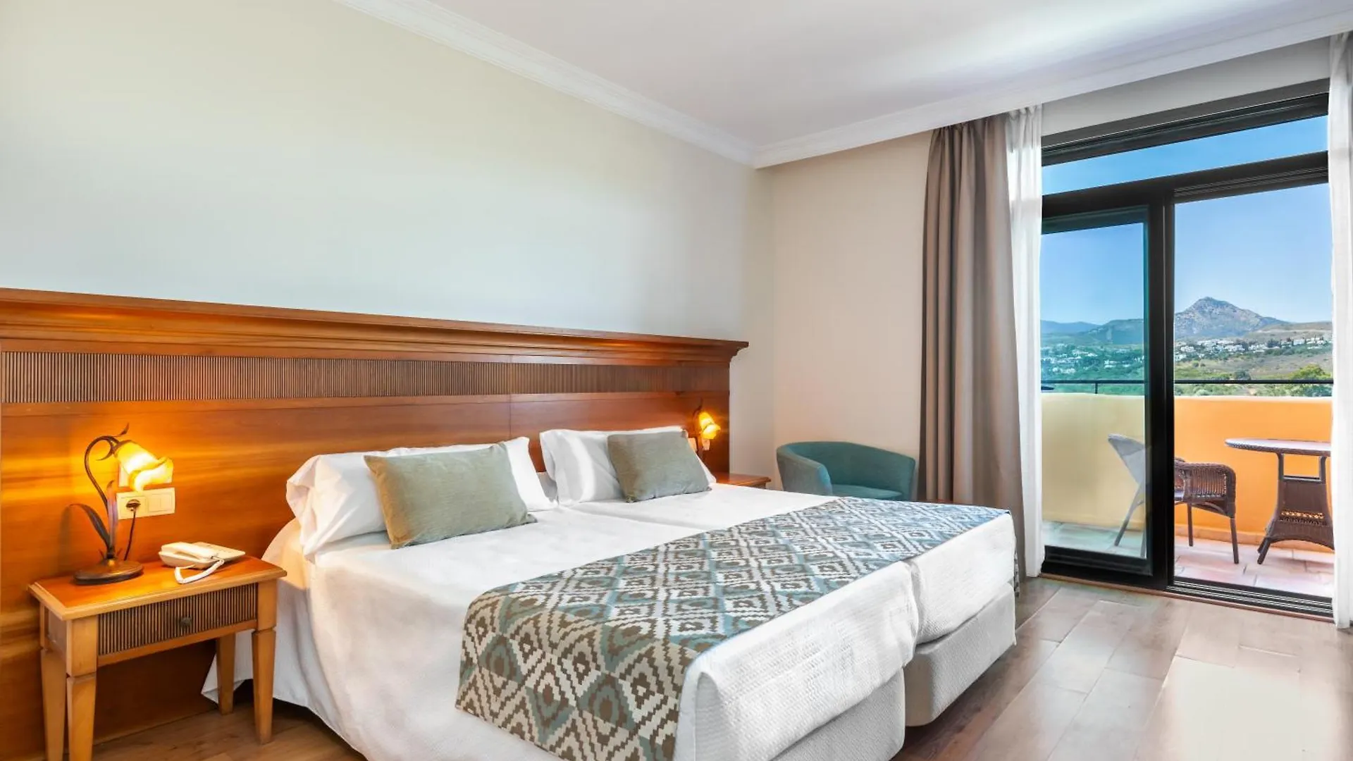 Hotel Globales Paraiso Beach Estepona