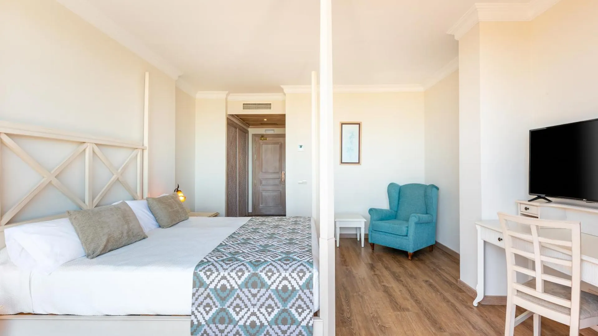 **** Hotel Globales Paraiso Beach Estepona Spanien